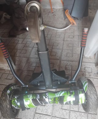 Patinete eléctrico Hiboy con asiento desmontable.