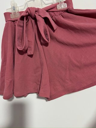 Falda pantalón rosa con lazo