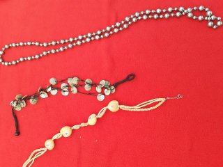 Collezione di collane e bracciali