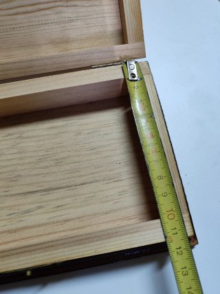 Caja de madera artesanal con cierre