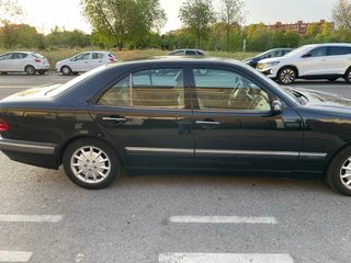 Mercedes-Benz Clase  4p E 320