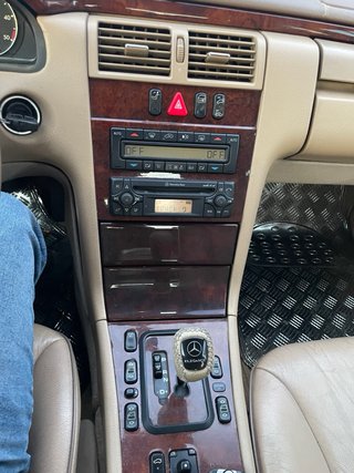 Mercedes-Benz Clase  4p E 320