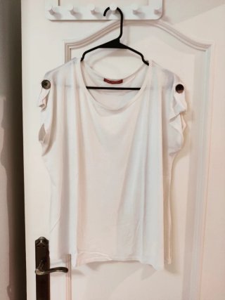 LOTE (4 paia di pantaloni, 2 camicie e 2 t-shirt)