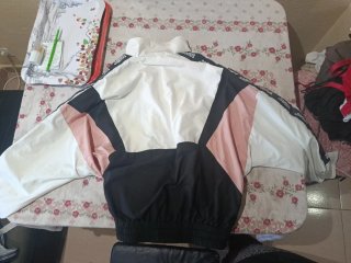 Chaqueta Snipes blanca y rosa