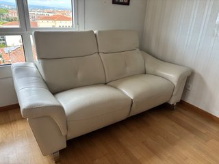 Divano in pelle Tauro bianco a 2 posti con relax motorizzato