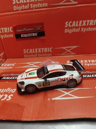 Scalextric Aston Martin Digital System DBR9