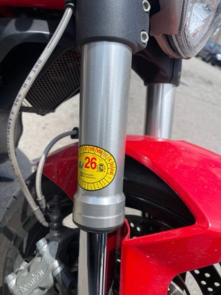 Ducati Monster 696 Roja