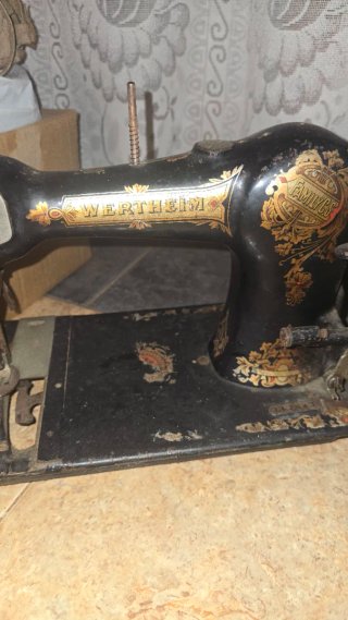 Máquina de coser Wertheim antigua años 30