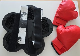 Boxeo Musical LED con Guantes Rojos
