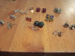 Lote 13 pendientes brillantes