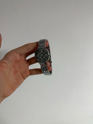 Reloj Louis Vuitton Gris y Plateado