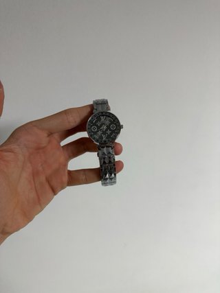 Reloj Louis Vuitton Gris y Plateado