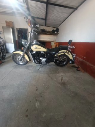 Honda Shadow 750c Cruiser Beige/Negro