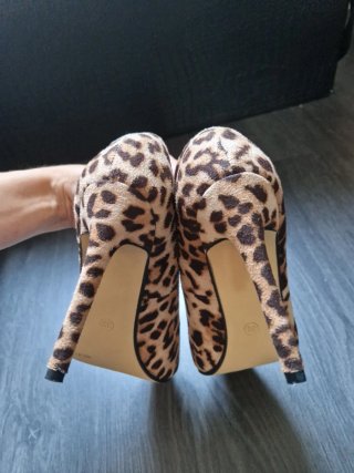 2 pares de zapatos de salón MARYPAZ estampados