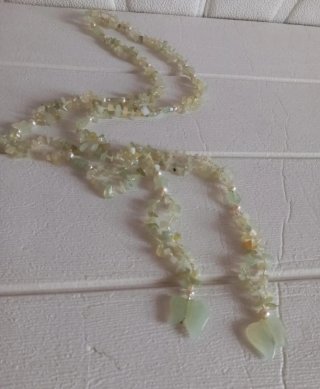 Lunga collana giada e perle
