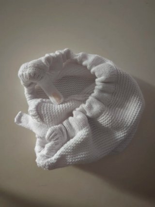 Gorro/capota de bebé de punto blanco 3-6meses