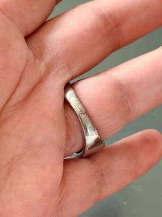 Anello moderno metallo argentato bianco
