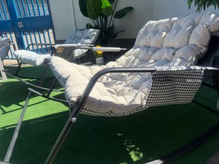 Nueva Silla Mecedora Tumbona Beige.