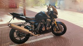 Kawasaki Z750 del 2006 con 48.000 km (Permiso A)