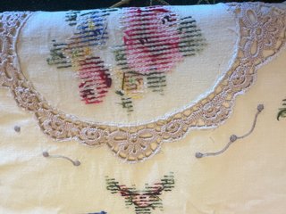 Mantel redondo vintage bordado