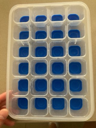 Moldes cubitos hielo plástico azul y blanco