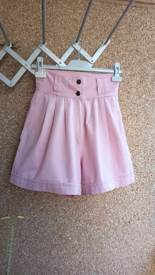 Shorts de algodón vintage rosa con pinzas