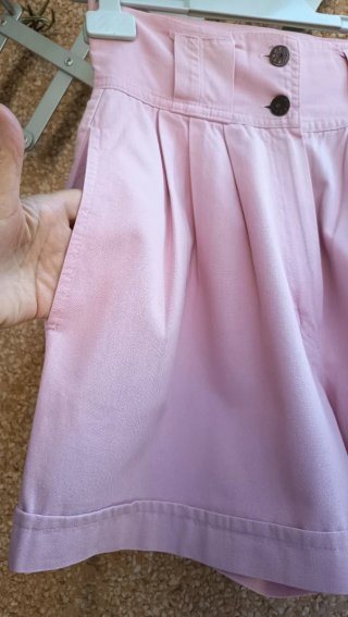 Shorts de algodón vintage rosa con pinzas