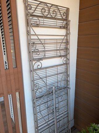 Scaffale in ferro battuto