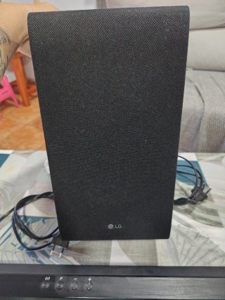 Barra de Sonido LG 300W