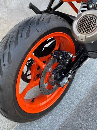 KTM RC 125 Negra/Naranja - ¡Como Nueva!