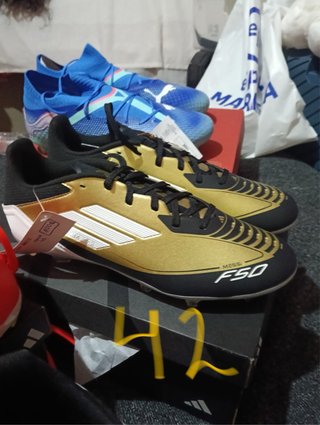 Botas de fútbol Adidas Messi F50 Doradas