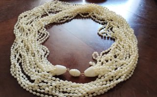 Collana lunga "chicchi di riso"