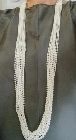 Collana lunga "chicchi di riso"