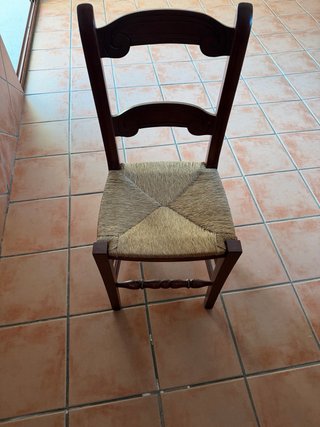 Conjunto mesa y 5 sillas de madera