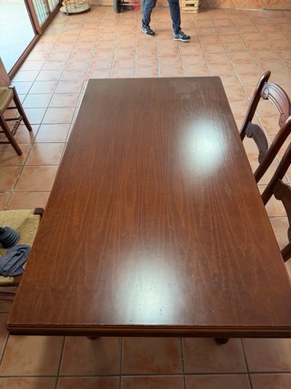 Conjunto mesa y 5 sillas de madera