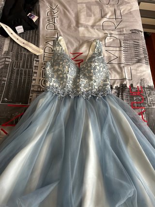 Vestido de fiesta azul y blanco