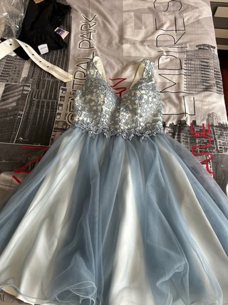 Vestido de fiesta azul y blanco