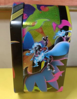 Lata y Carta Charizard Holográfica Pokémon GO