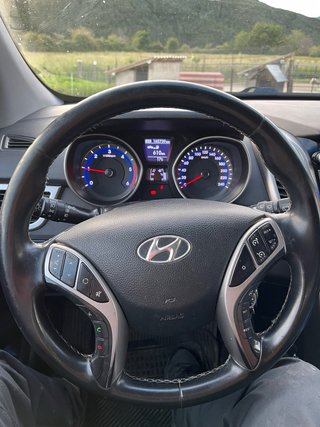 Hyundai I 30 2016 telefono: 618205425