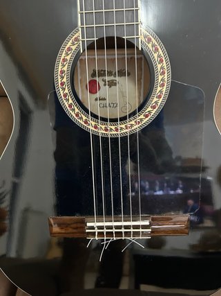 Guitarra Negra Amplificada