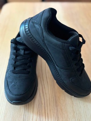 Zapatos negros antideslizantes