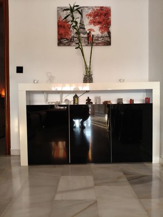 Mueble de salón moderno blanco y negro