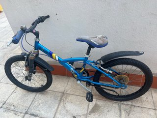 Bicicleta infantil azul