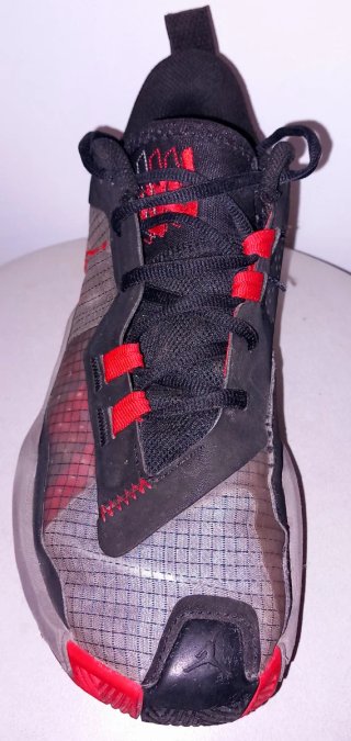 Jordan niño talla 38.5