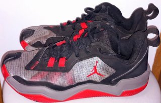 Jordan niño talla 38.5