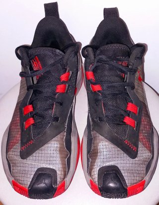 Jordan niño talla 38.5