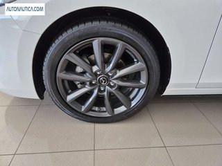 Mazda 3 2.5 e-skyactiv-g centre-line aut. 103kw
