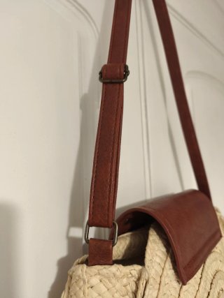 Bolso redondo rafia y piel