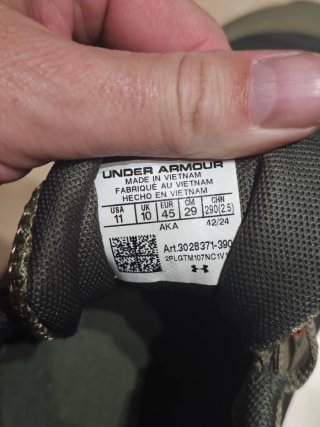 Zapatillas Under Armour verdes y naranjas