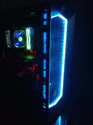PC Gamer i7 7th Gen 16GB RAM GTX 1080 RGB